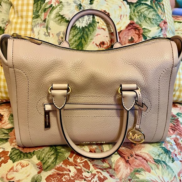 Beautiful Michael Kors "Powder Blush" Leather Purse - Picture 1 of 11